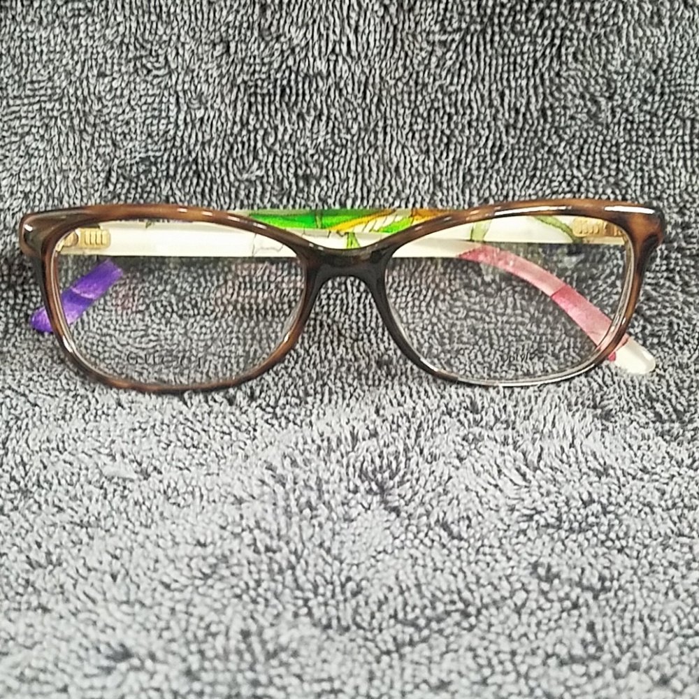 Gucci frame